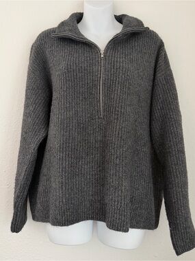 Vince Camuto Dark Gray Ribbed Knit Sweater with Pink Accent